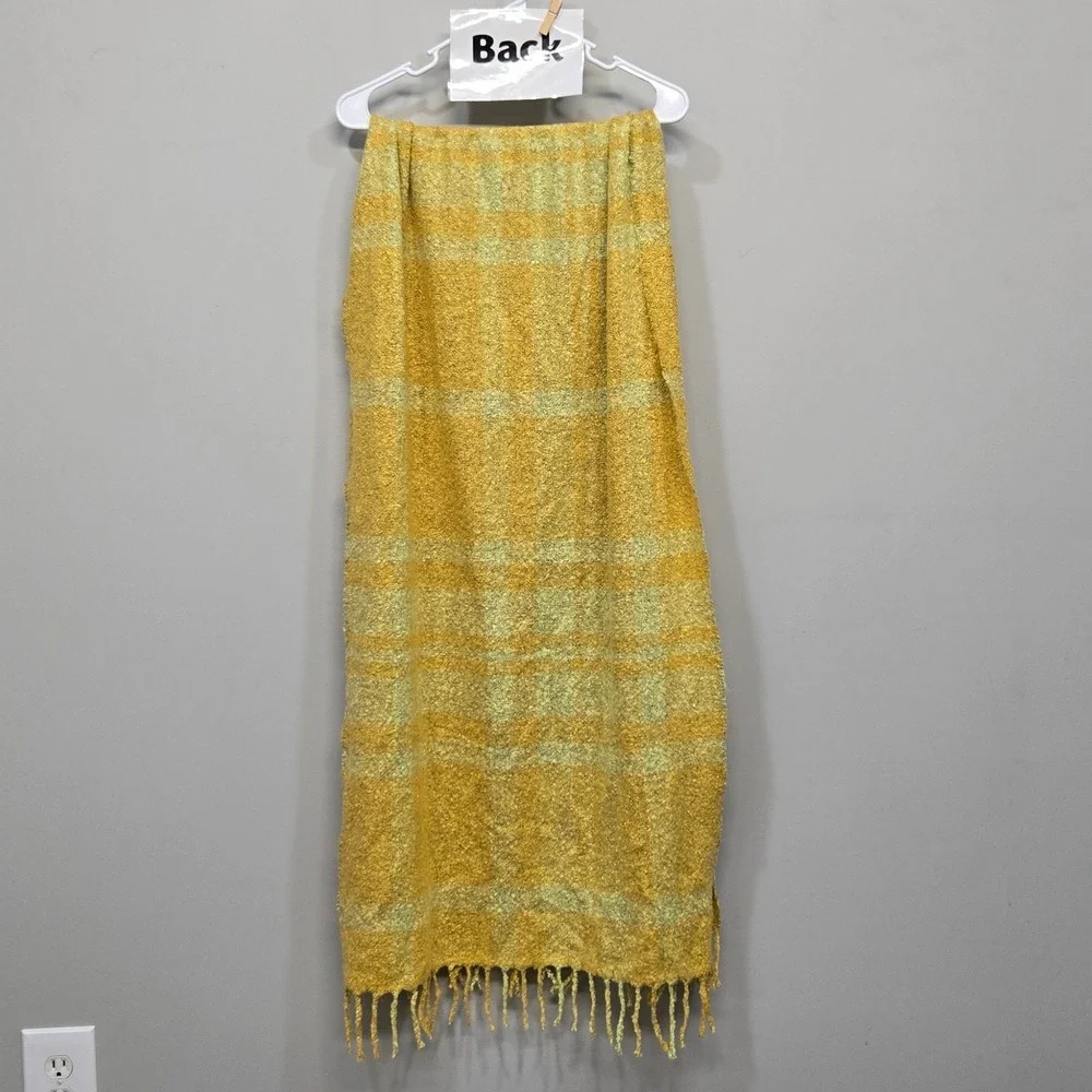 Gap Cozy Boucle Blanket Shawl Wrap Scarf One Size Plaid Soft Oversized Warm Soft
